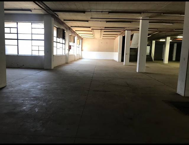 2,490M² WAREHOUSE TO LET IN WYNBERG
